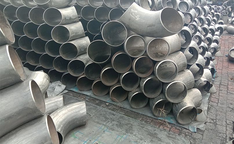 ما الذي يجب الانتباه إليه عند تنظيف الأكواع المصنوعة من الفولاذ المقاوم للصدأ ذات السعر الجيد والجودة