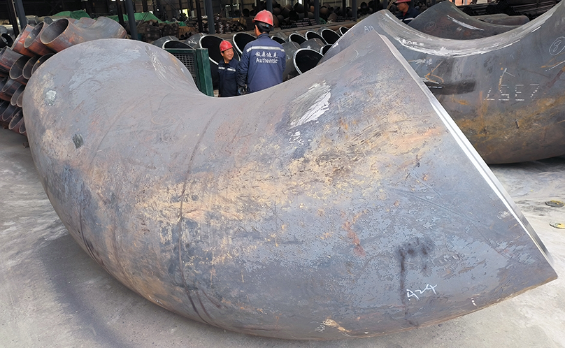 اختيار المواد للملحقات ذات الضغط العالي: الفولاذ الكربوني، والفولاذ المقاوم للصدأ، وسبائك الفولاذ