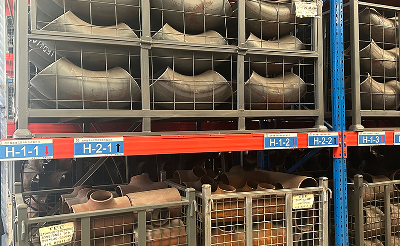 عملية تصنيع تجهيزات الأنابيب المصنوعة من الفولاذ الكربوني