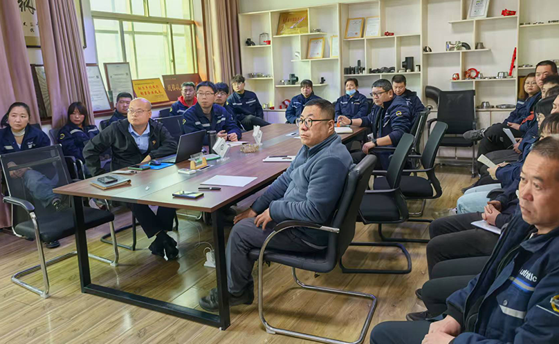 نظمت شركة Cangzhou Authentic Pipe Fitting Manufacturing المحدودة مؤتمرًا تعليميًا عالي الجودة لكوادر الإدارة المتوسطة