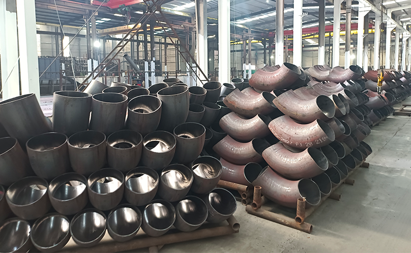 كيفية تحسين صلابة الكوع الفولاذي الكربوني المضغوط الساخن