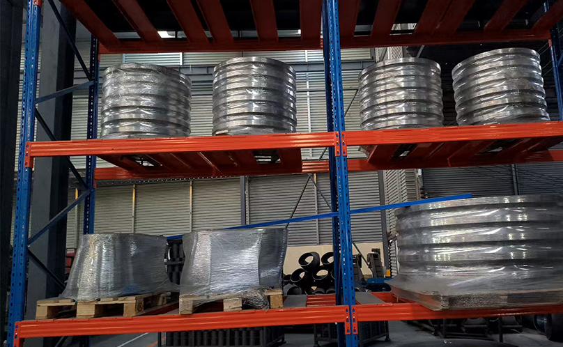 كيف يتم لحام الشفاه بالأنابيب؟