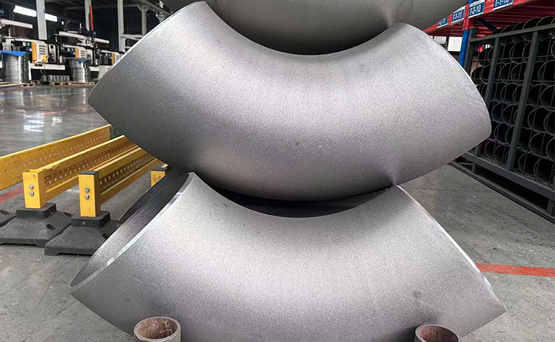 آخر التطورات في صناعة تجهيزات الأنابيب في عام 2026: يشهد سوق الكوع والشفة نموًا متسارعًا.